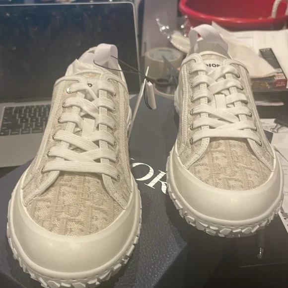 Dior B28 LT Oblique Jacquard white sneaker sz 43. Shoes are brand new/deadstock - Picture 2 of 8